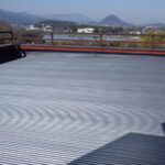 屋上（コンクリート製）の防水工事　メンテのいらないガルバリウム鋼板を使用